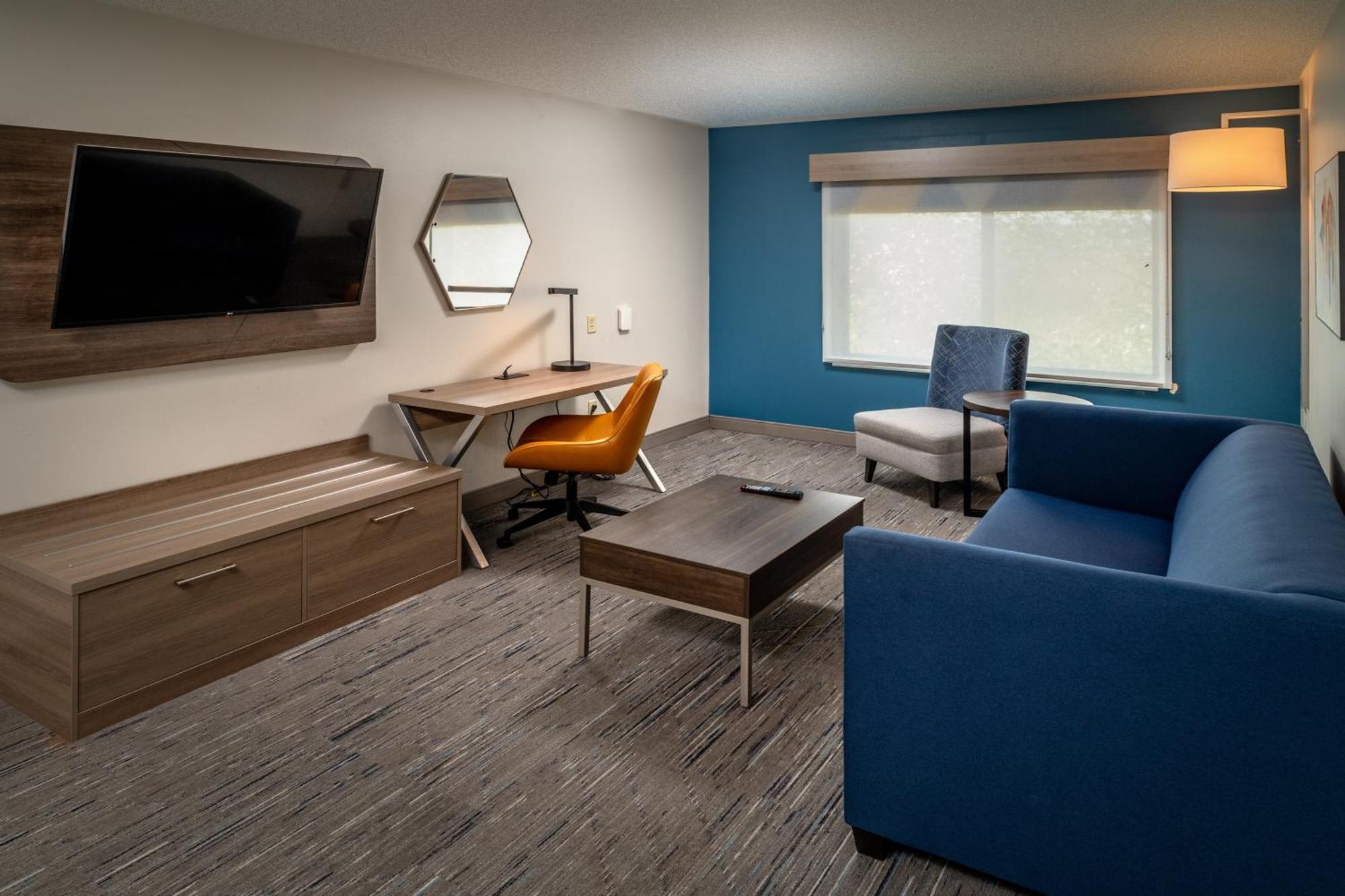 Holiday Inn Express & Suites Fairmont By Ihg Luaran gambar