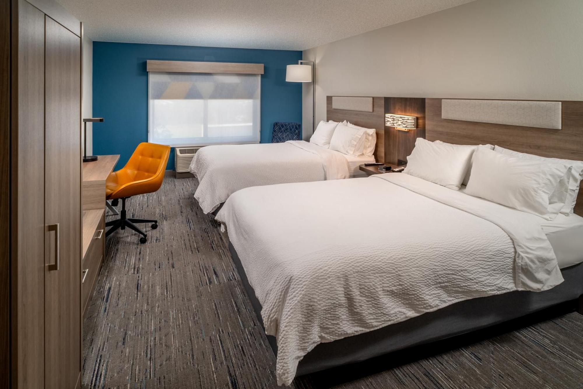 Holiday Inn Express & Suites Fairmont By Ihg Luaran gambar