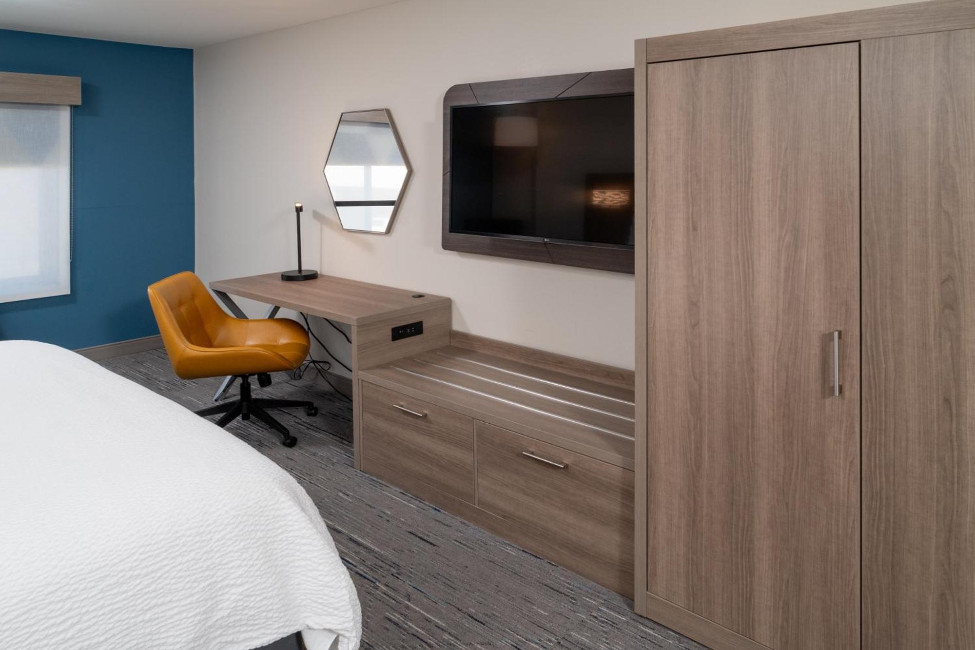 Holiday Inn Express & Suites Fairmont By Ihg Luaran gambar
