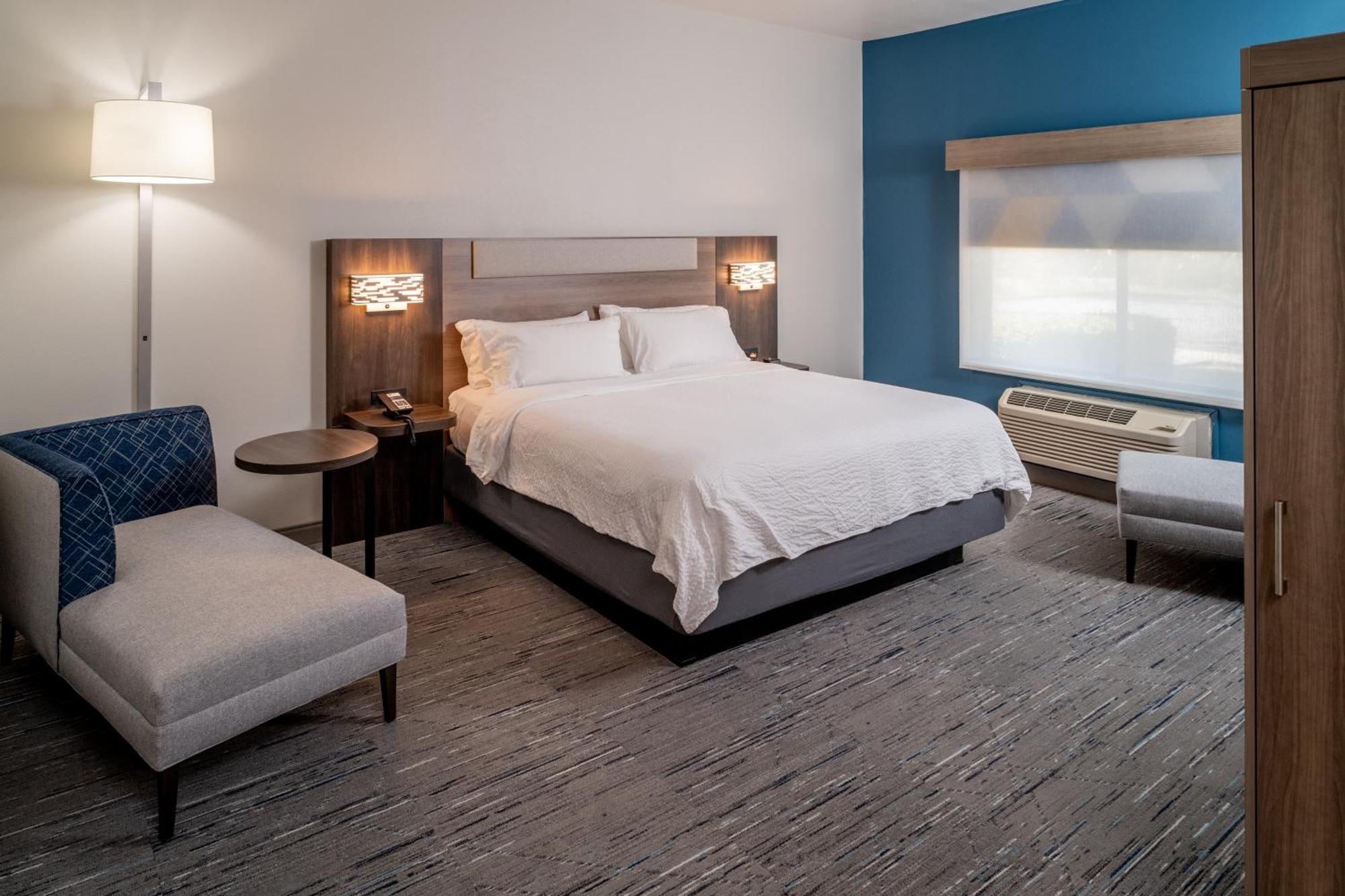 Holiday Inn Express & Suites Fairmont By Ihg Luaran gambar