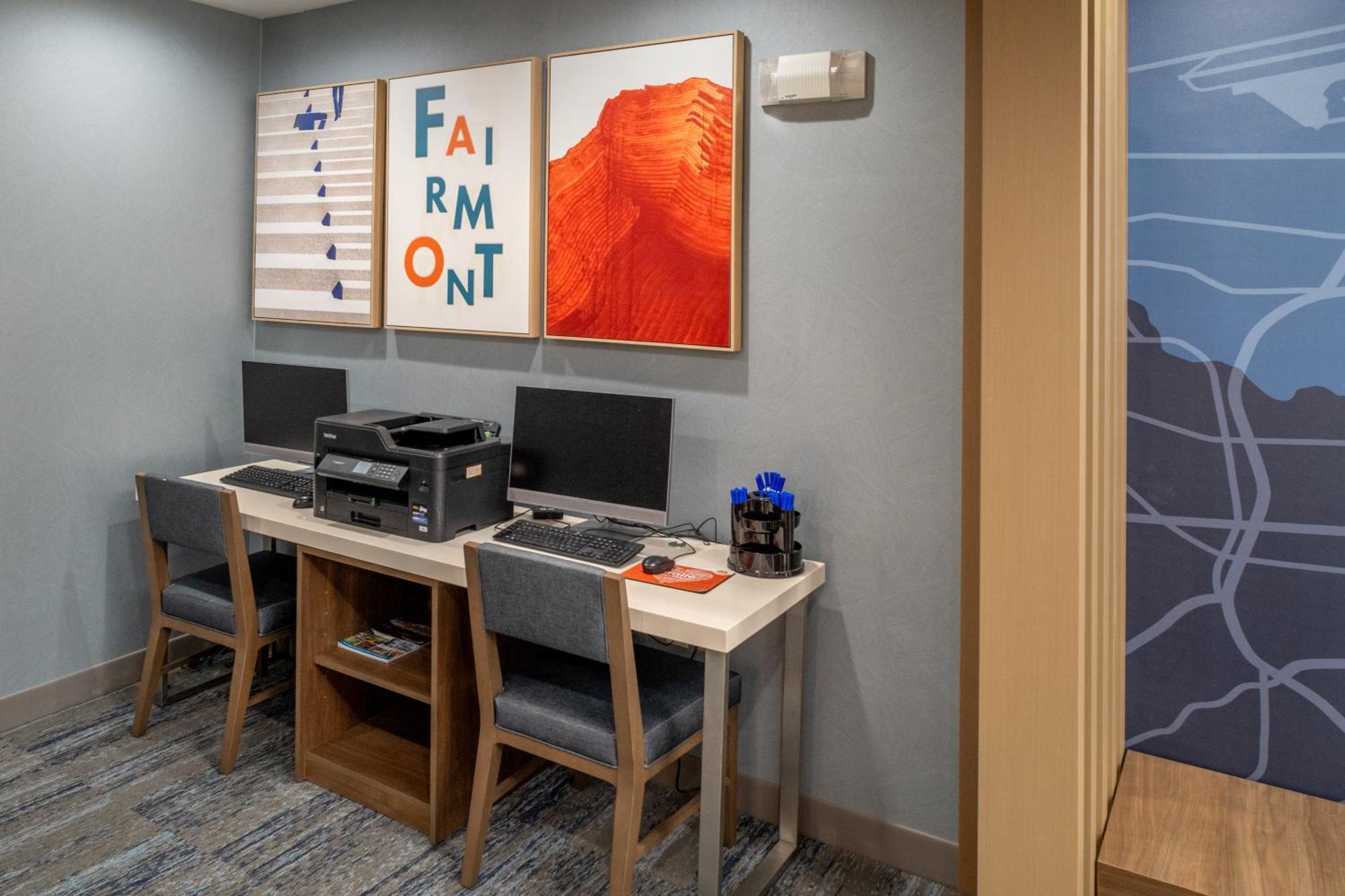 Holiday Inn Express & Suites Fairmont By Ihg Luaran gambar