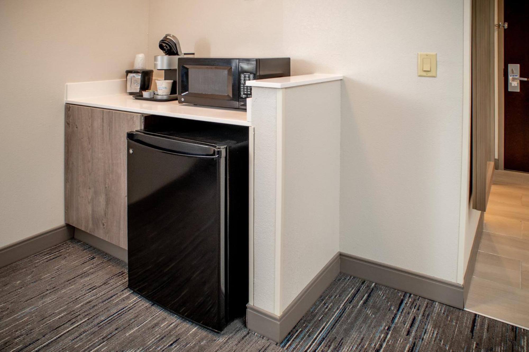 Holiday Inn Express & Suites Fairmont By Ihg Luaran gambar