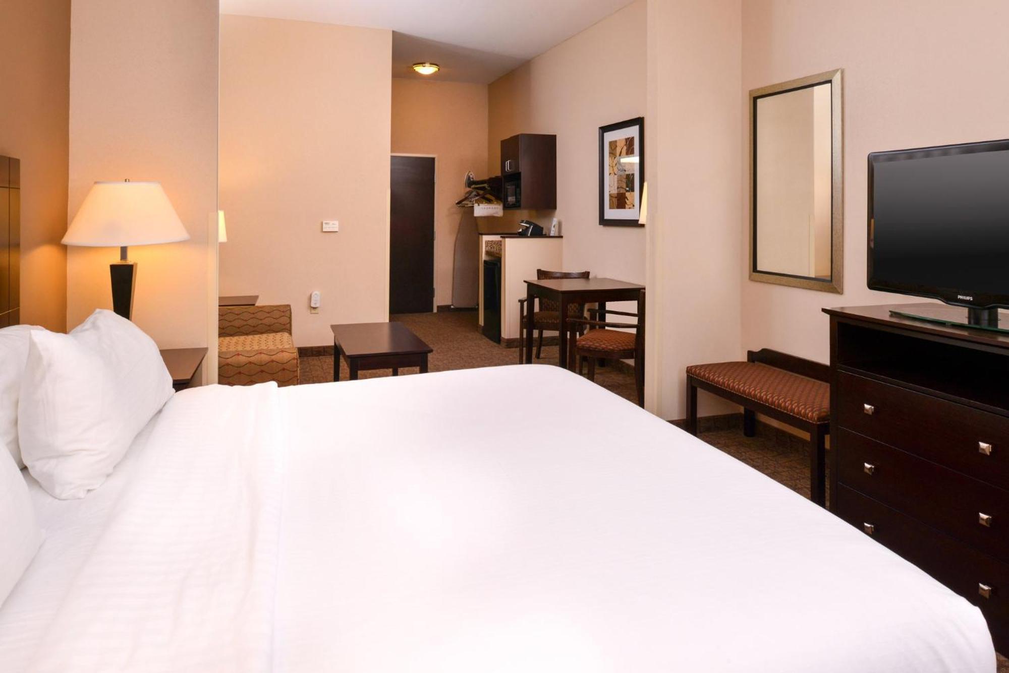 Holiday Inn Express & Suites Fairmont By Ihg Luaran gambar