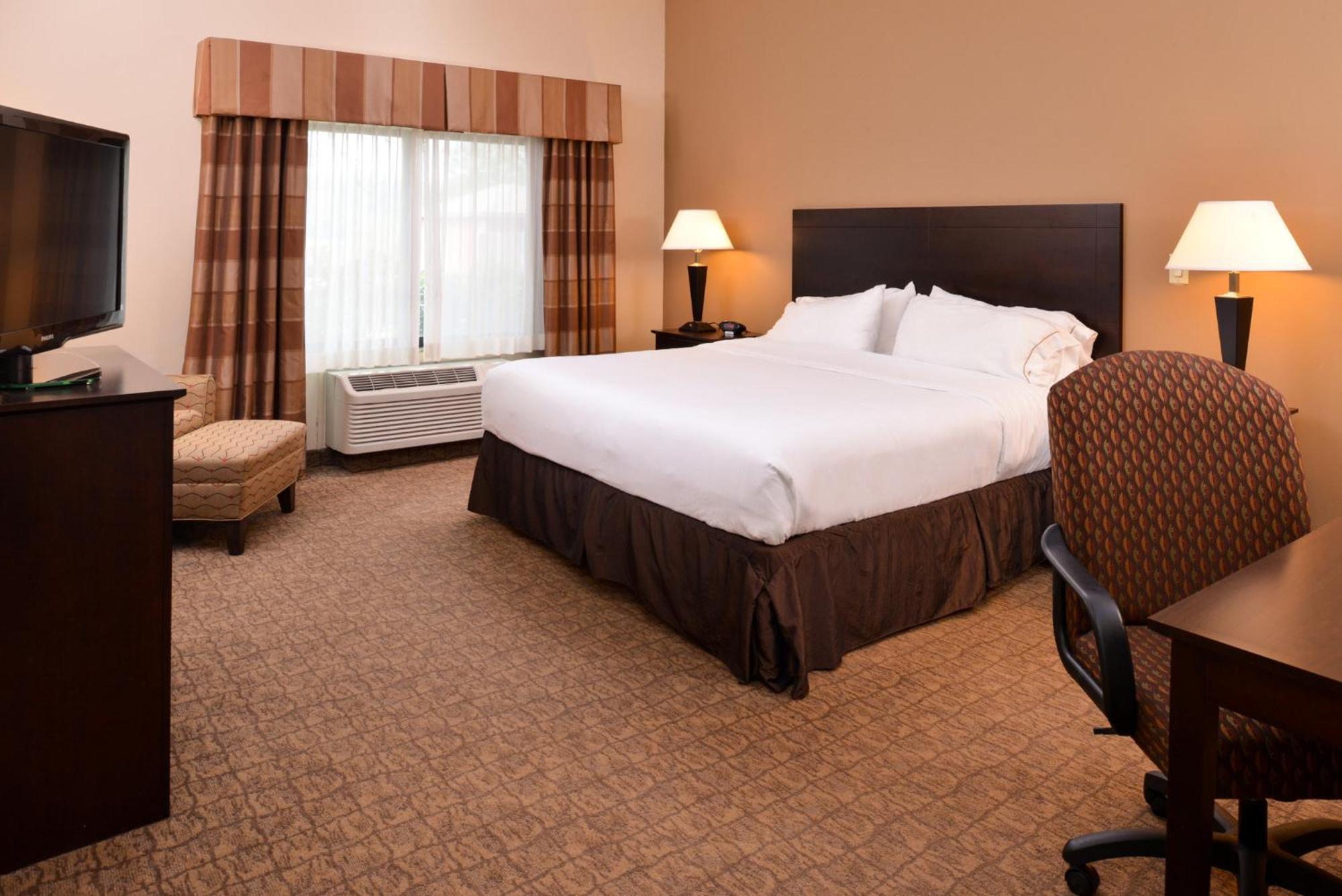 Holiday Inn Express & Suites Fairmont By Ihg Luaran gambar
