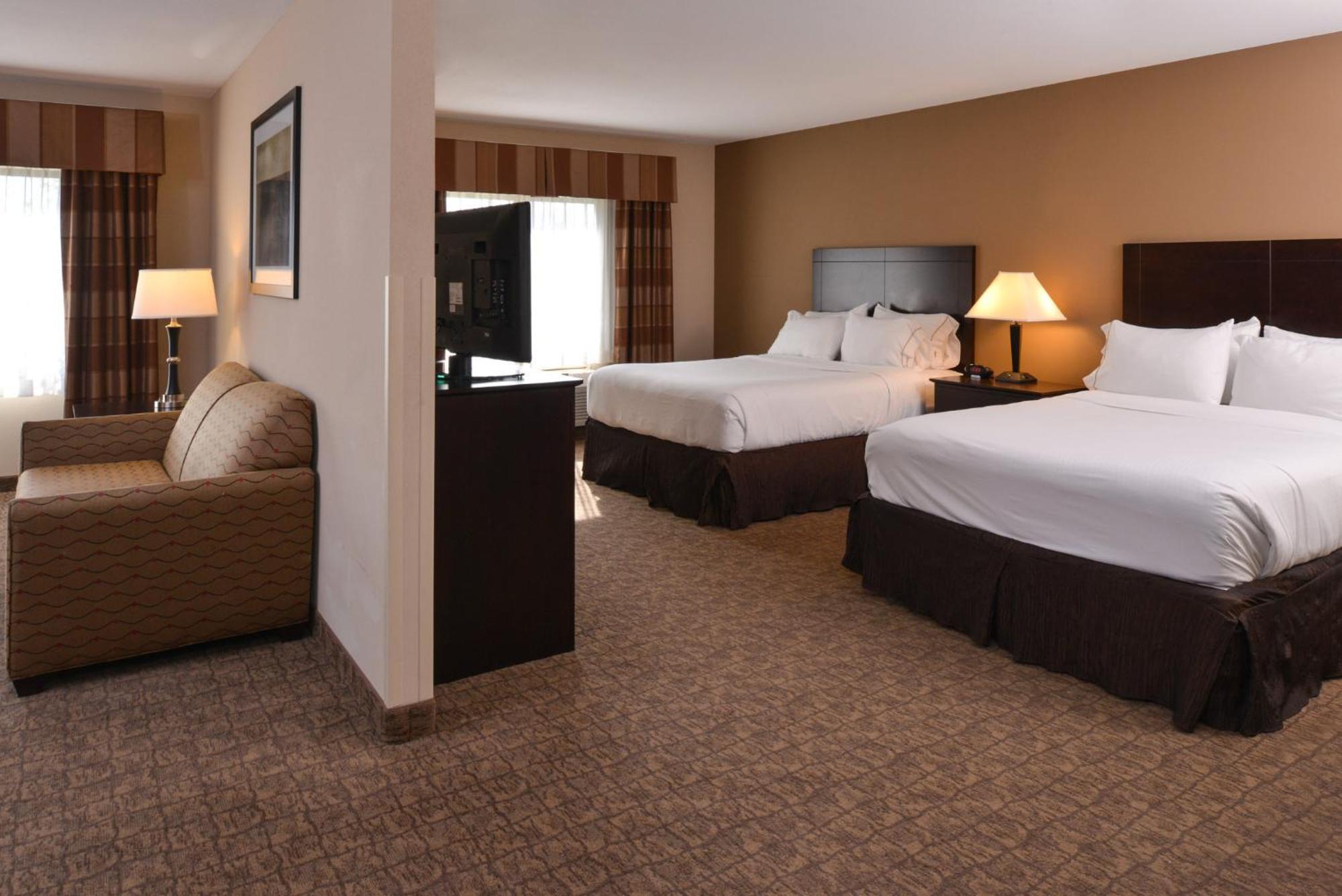 Holiday Inn Express & Suites Fairmont By Ihg Luaran gambar