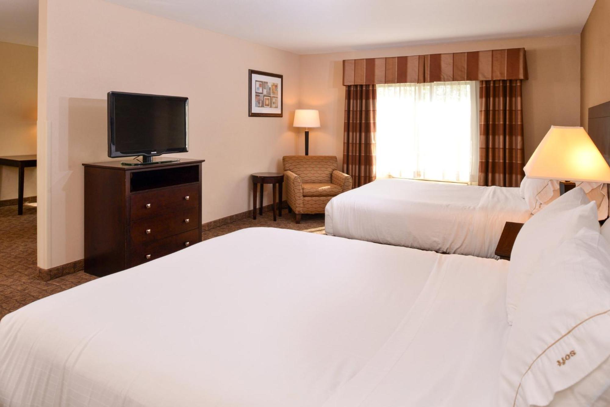 Holiday Inn Express & Suites Fairmont By Ihg Luaran gambar