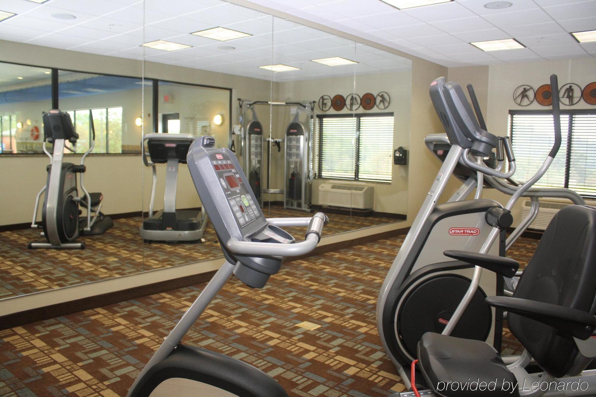 Holiday Inn Express & Suites Fairmont By Ihg Kemudahan gambar