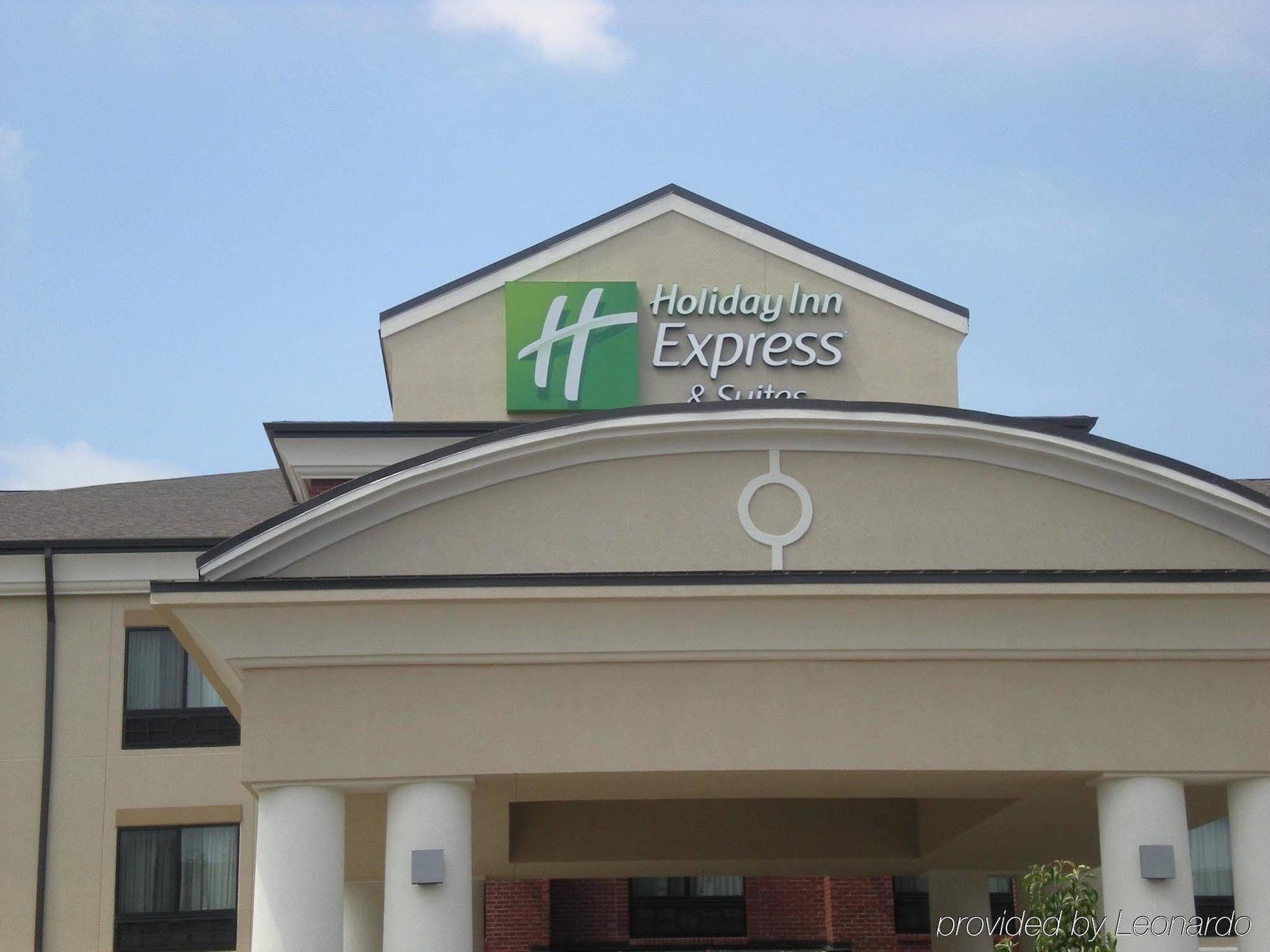Holiday Inn Express & Suites Fairmont By Ihg Luaran gambar